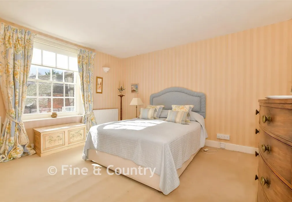 Principal Bedroom - The Street, Ash, Canterbury, Kent - Wards of Kent