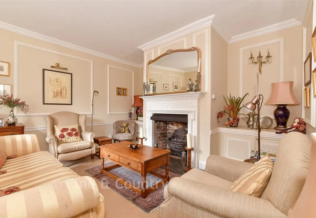 Lounge - The Street, Ash, Canterbury, Kent - Wards of Kent