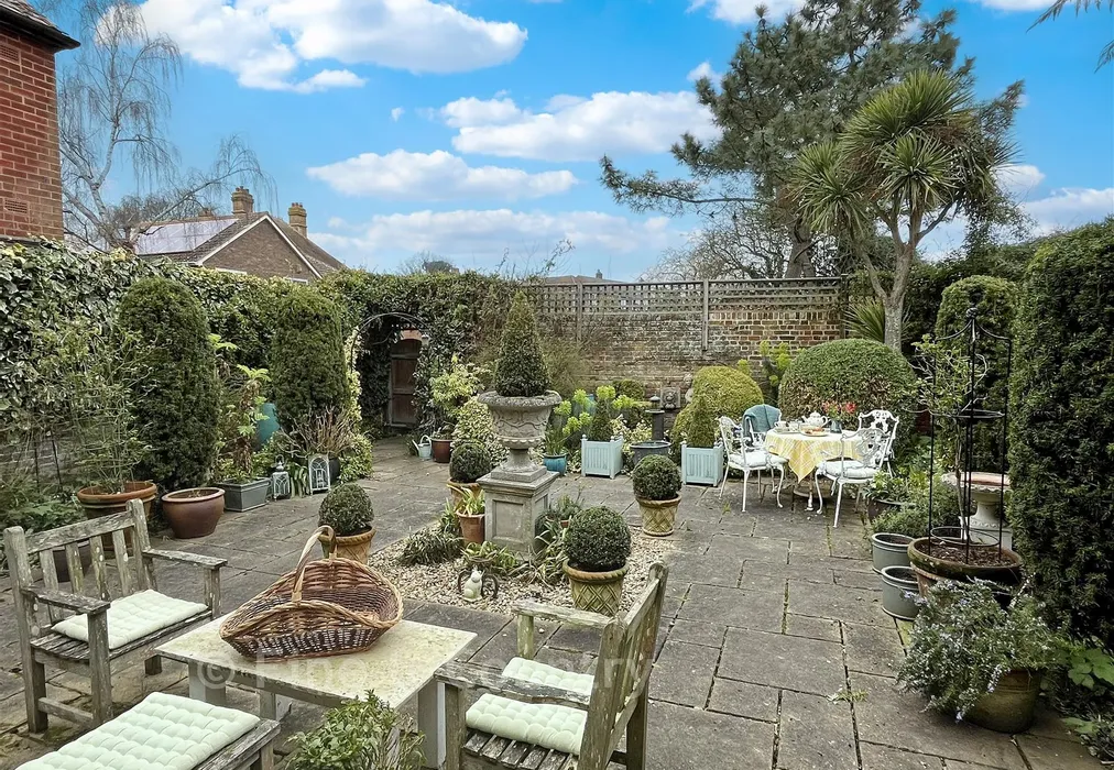 Rear Garden - The Street, Ash, Canterbury, Kent - Wards of Kent