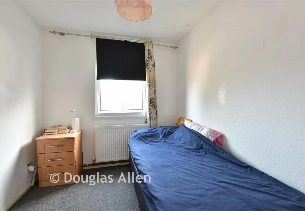 Bedroom 3 - Rettendon Gardens, Wickford, Essex - Wards of Kent