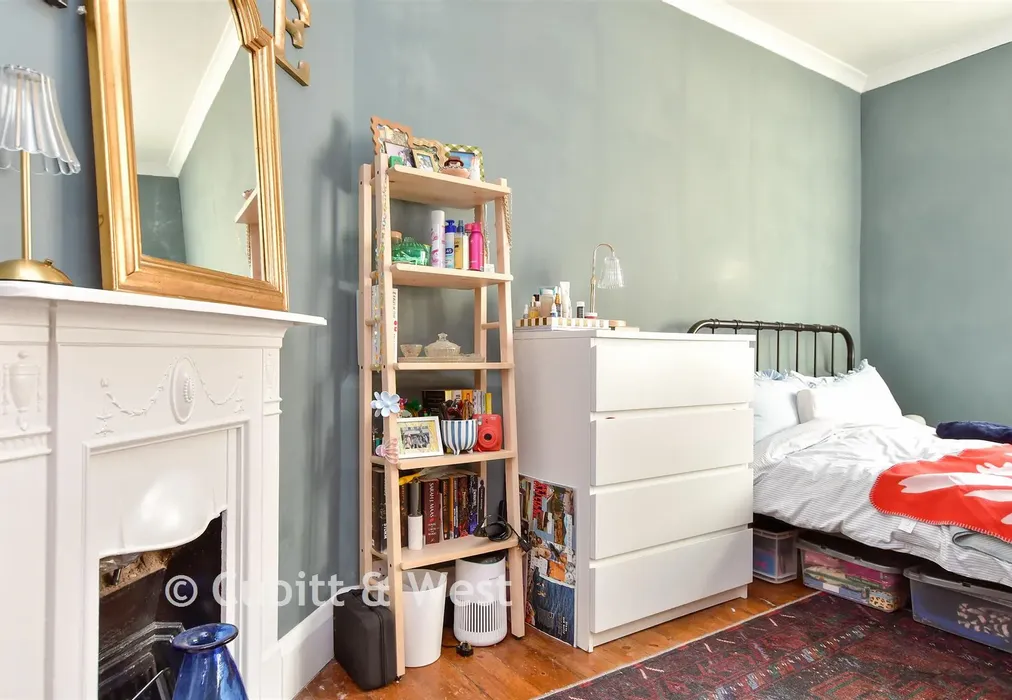 Bedroom 1 - Brigden Street, Brighton, East Sussex - Wards of Kent