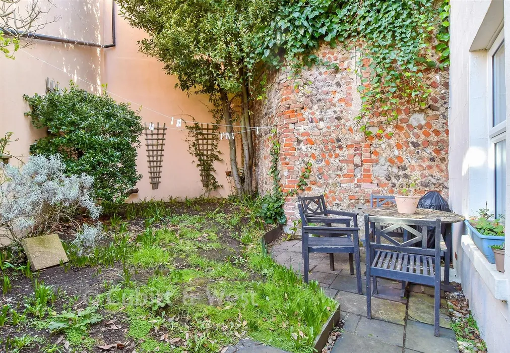 Rear Garden - Brigden Street, Brighton, East Sussex - Wards of Kent
