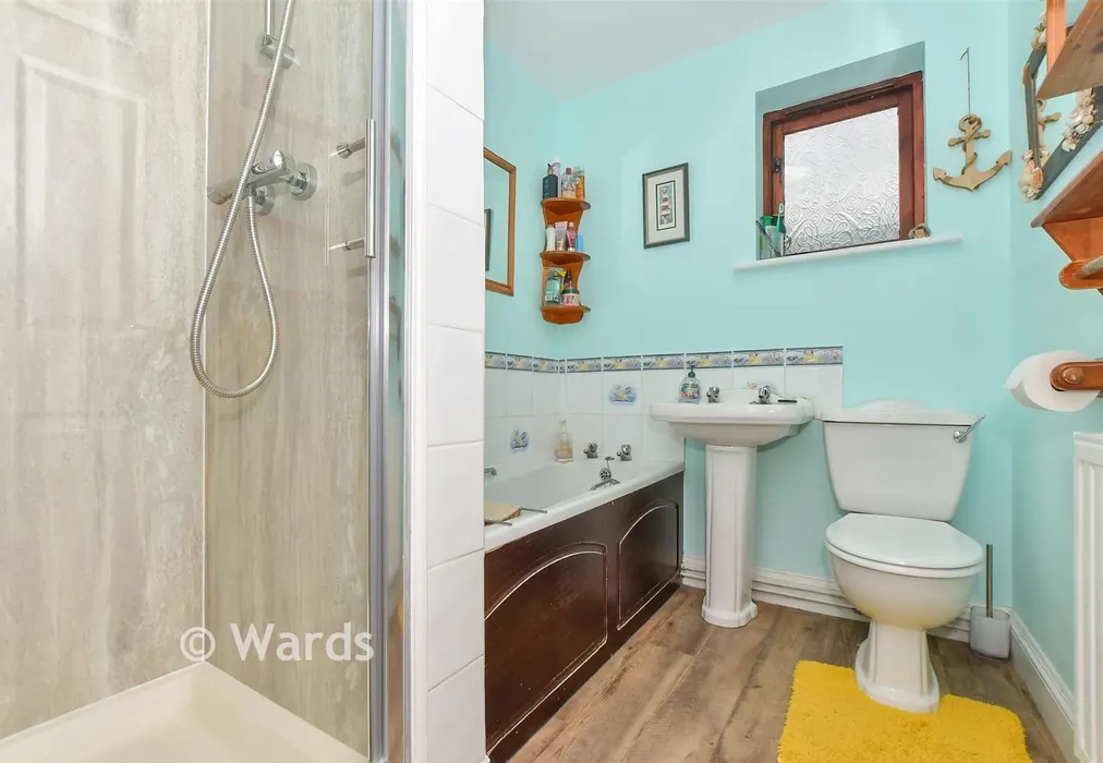 Bathroom - Leicester Gardens, Warden, Sheerness, Kent - Wards of Kent