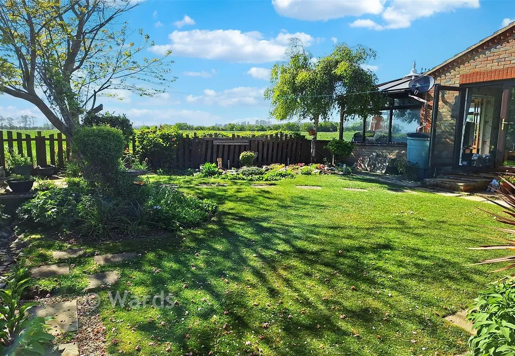 Rear Garden - Leicester Gardens, Warden, Sheerness, Kent - Wards of Kent