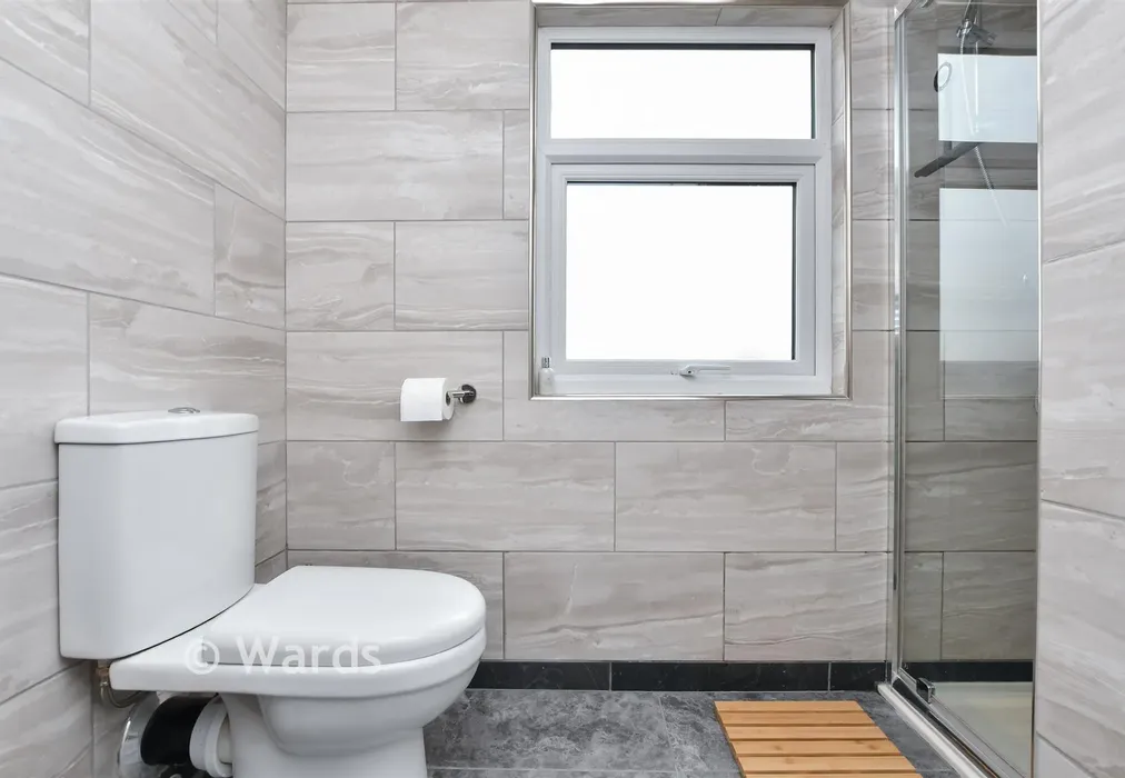 En-Suite - Dane Park Road, Ramsgate, Kent - Wards of Kent