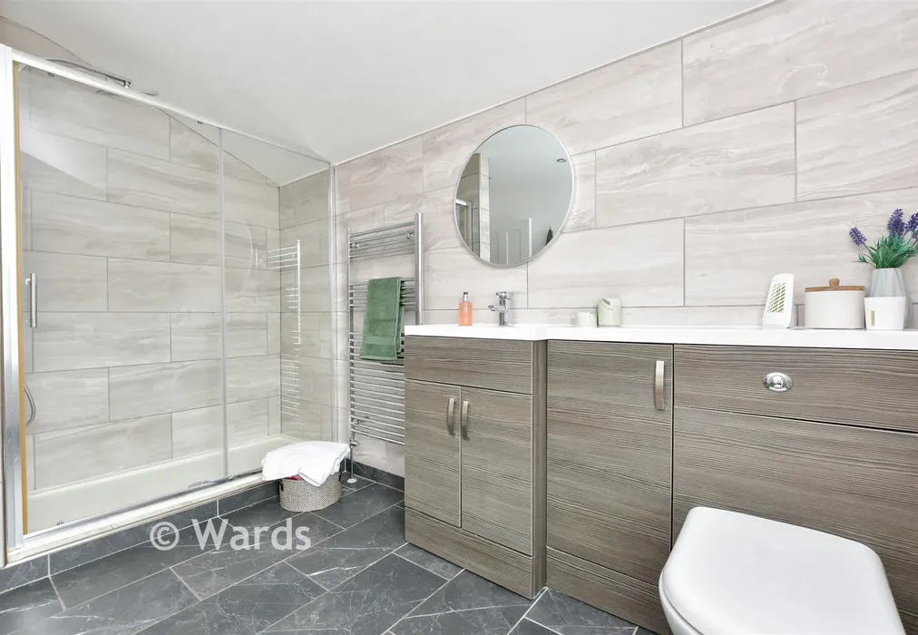 Bathroom - Dane Park Road, Ramsgate, Kent - Wards of Kent