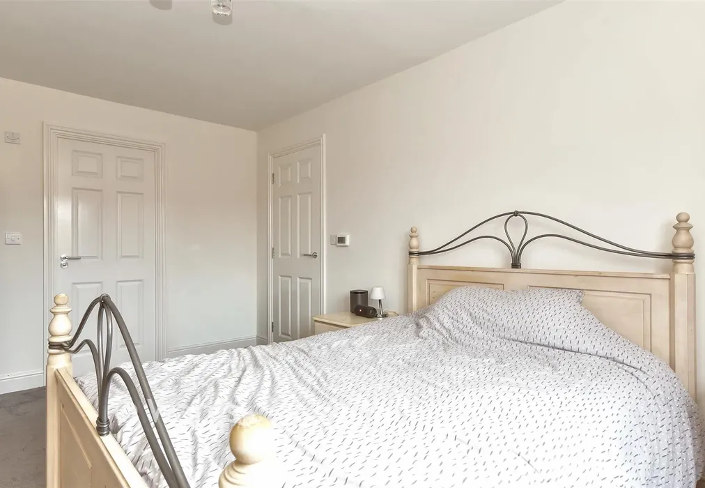 Bedroom 2 - Nursery Gardens, Faversham, Kent - Wards of Kent