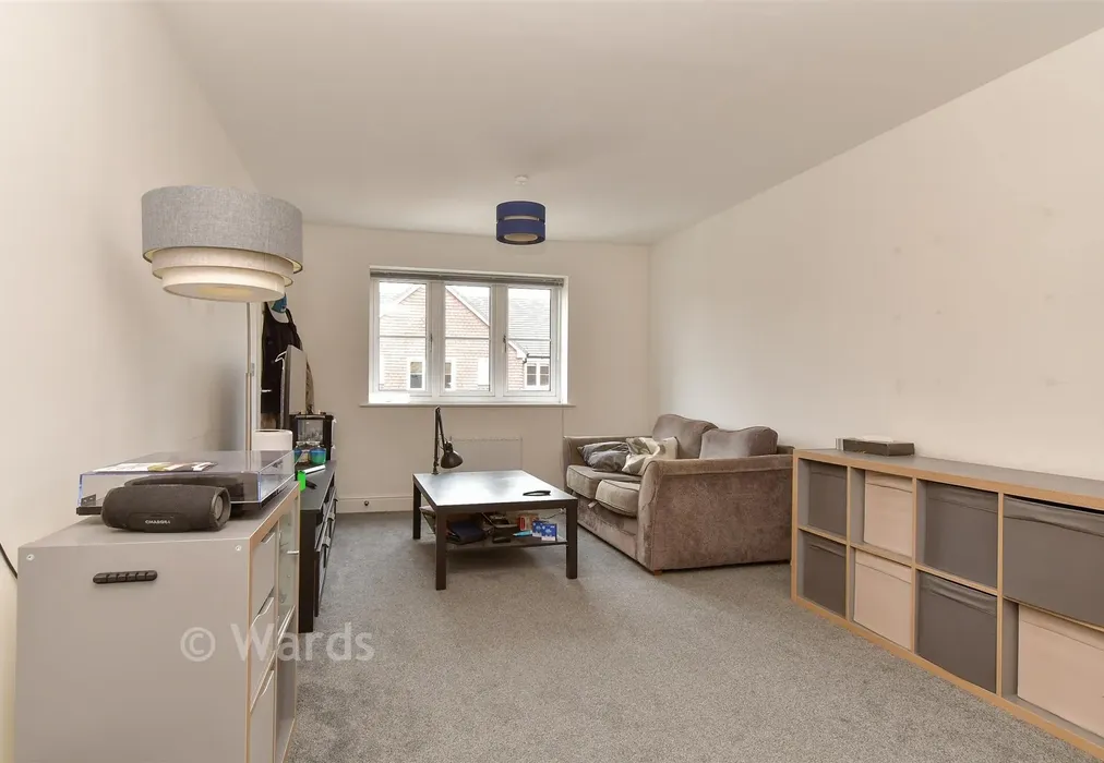 Bedroom 1 - Nursery Gardens, Faversham, Kent - Wards of Kent