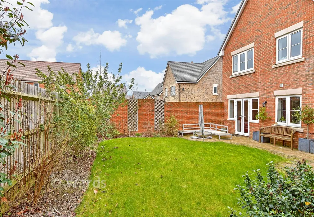 Rear Garden - Nursery Gardens, Faversham, Kent - Wards of Kent