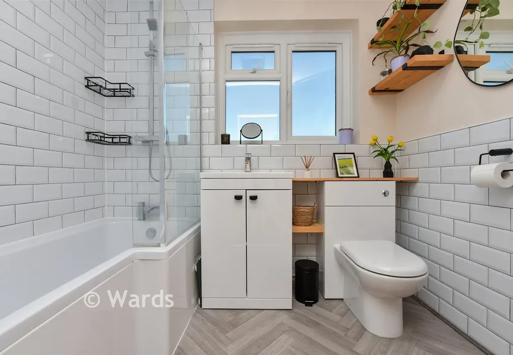 Bathroom - Laleham Road, Margate, Kent - Wards of Kent