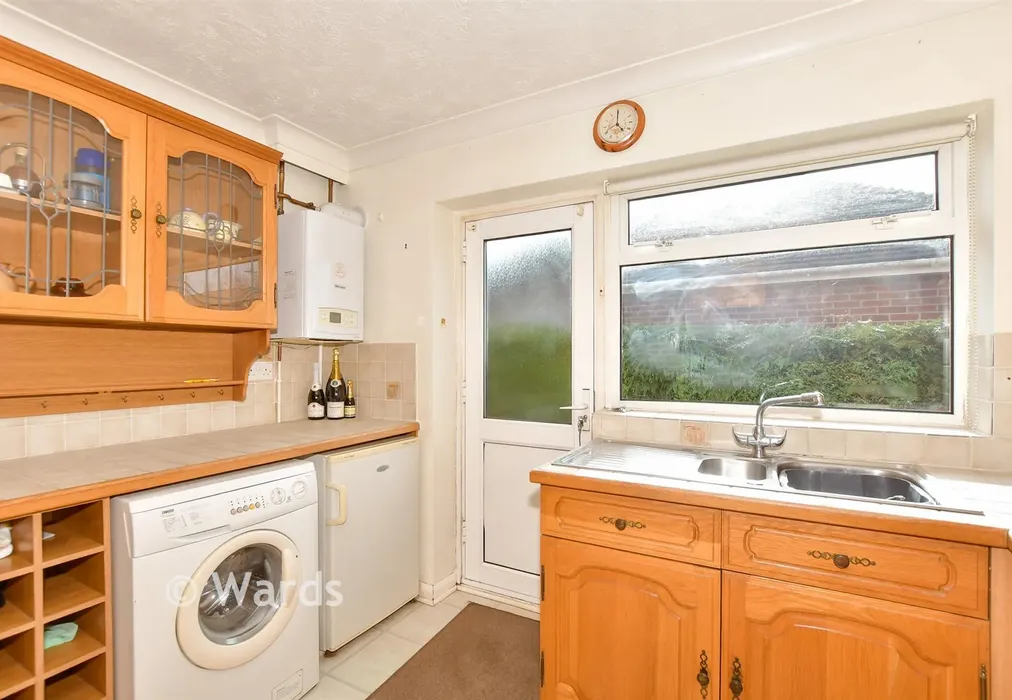 Kitchen - South Street, South Tankerton, Whitstable, Kent - Wards of Kent