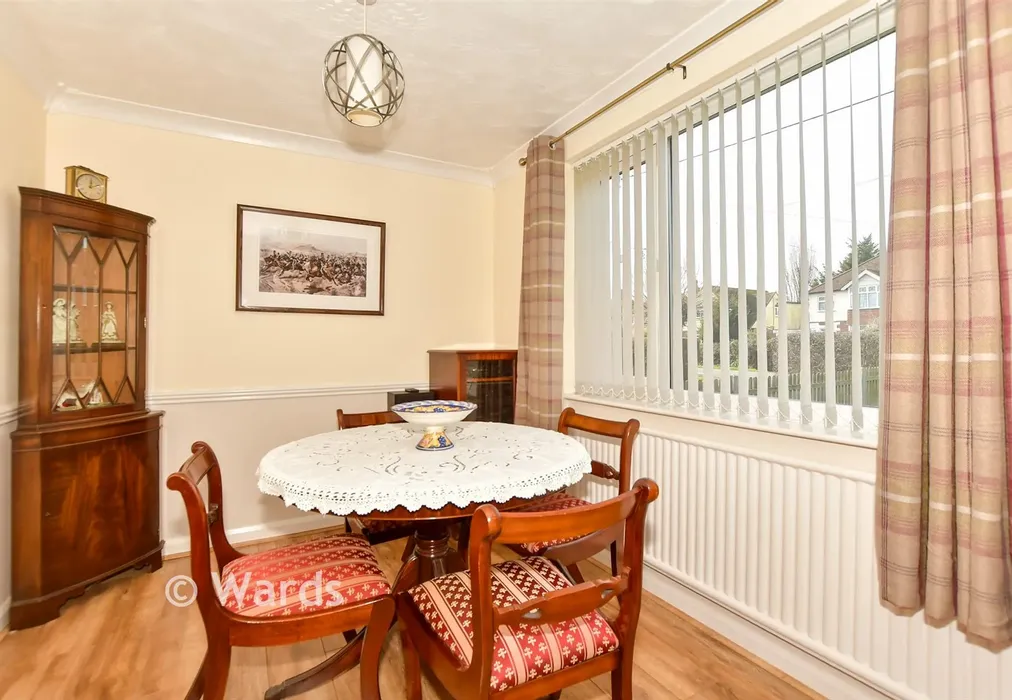 Lounge - South Street, South Tankerton, Whitstable, Kent - Wards of Kent