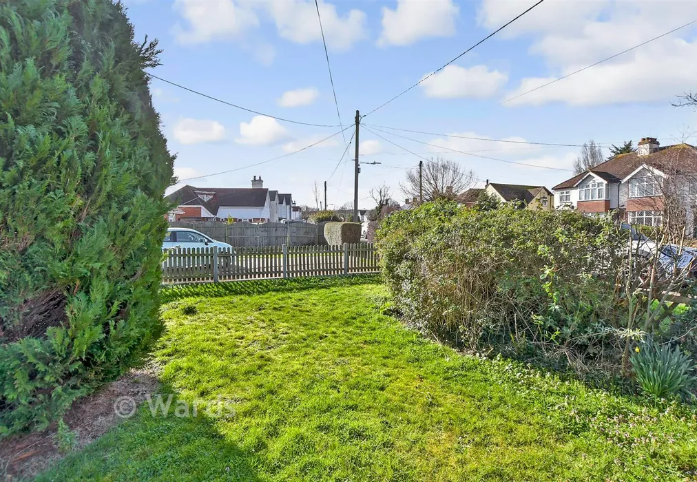 Front Garden - South Street, South Tankerton, Whitstable, Kent - Wards of Kent
