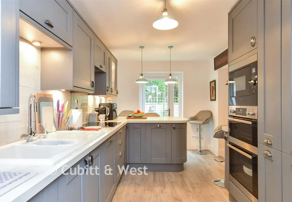 Kitchen - Felpham Road, Bognor Regis, West Sussex - Wards of Kent