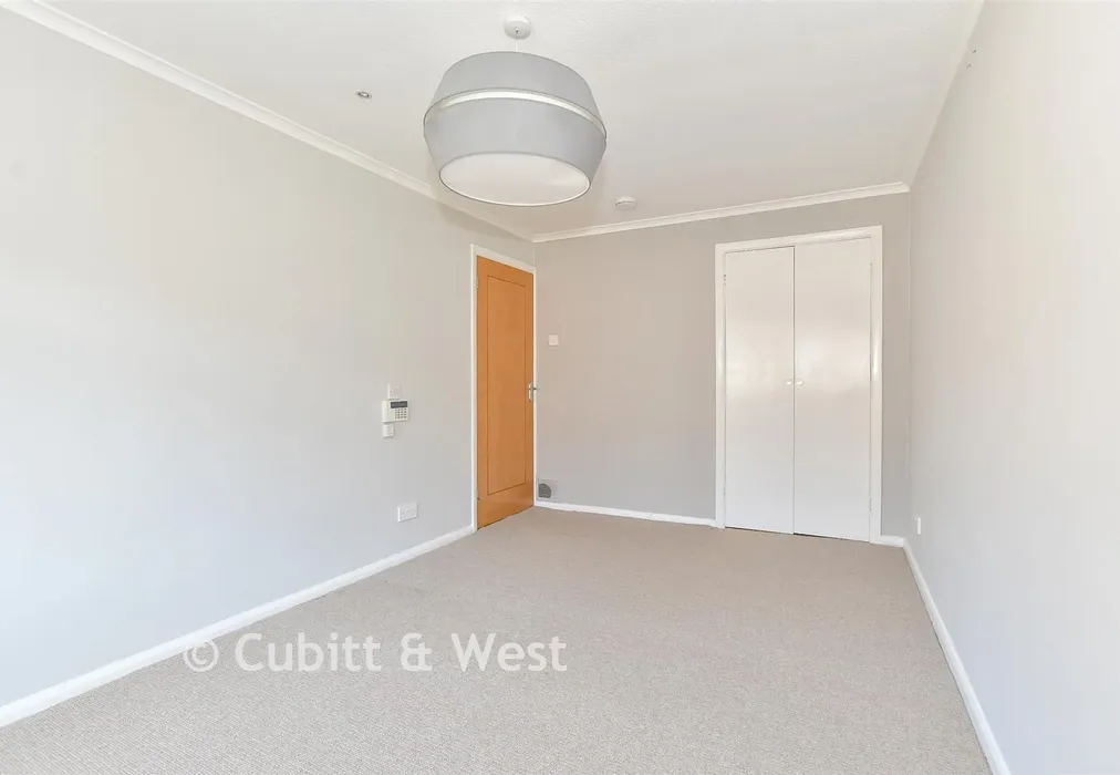 Bedroom 1 - Chapel Street, Chichester, West Sussex - Wards of Kent