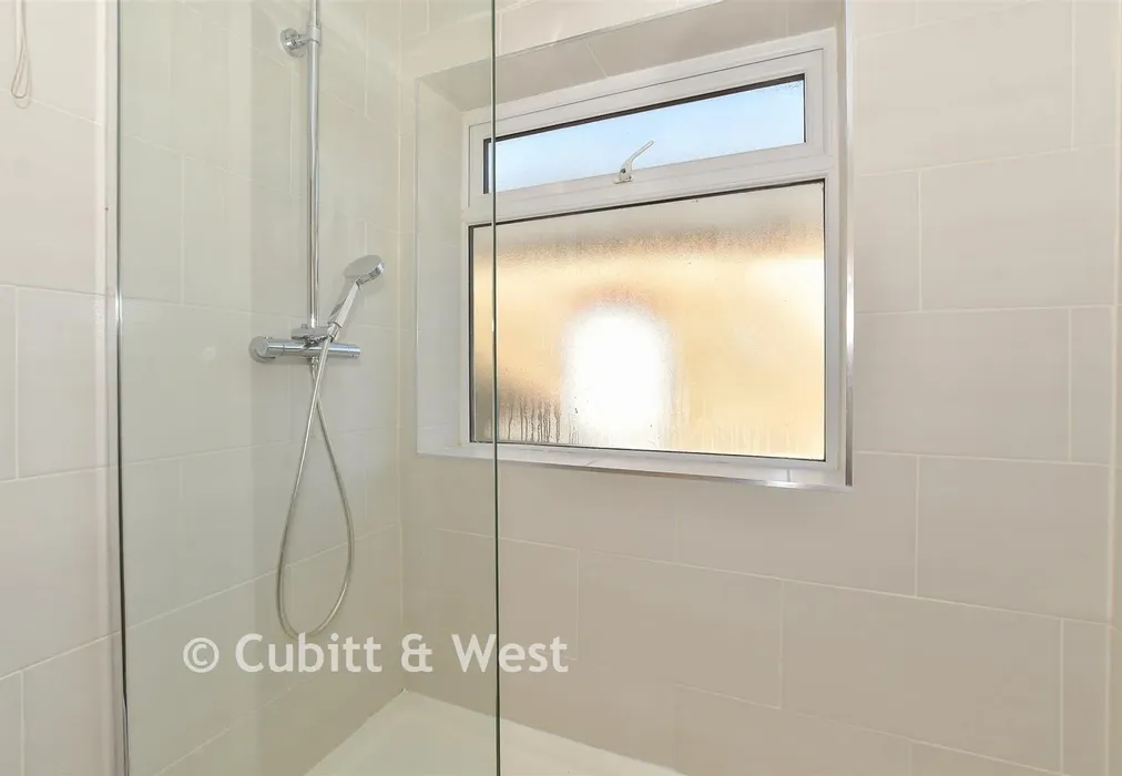 Shower Room - Chapel Street, Chichester, West Sussex - Wards of Kent