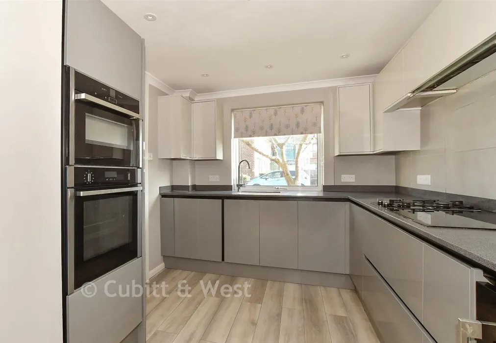 Kitchen - Chapel Street, Chichester, West Sussex - Wards of Kent