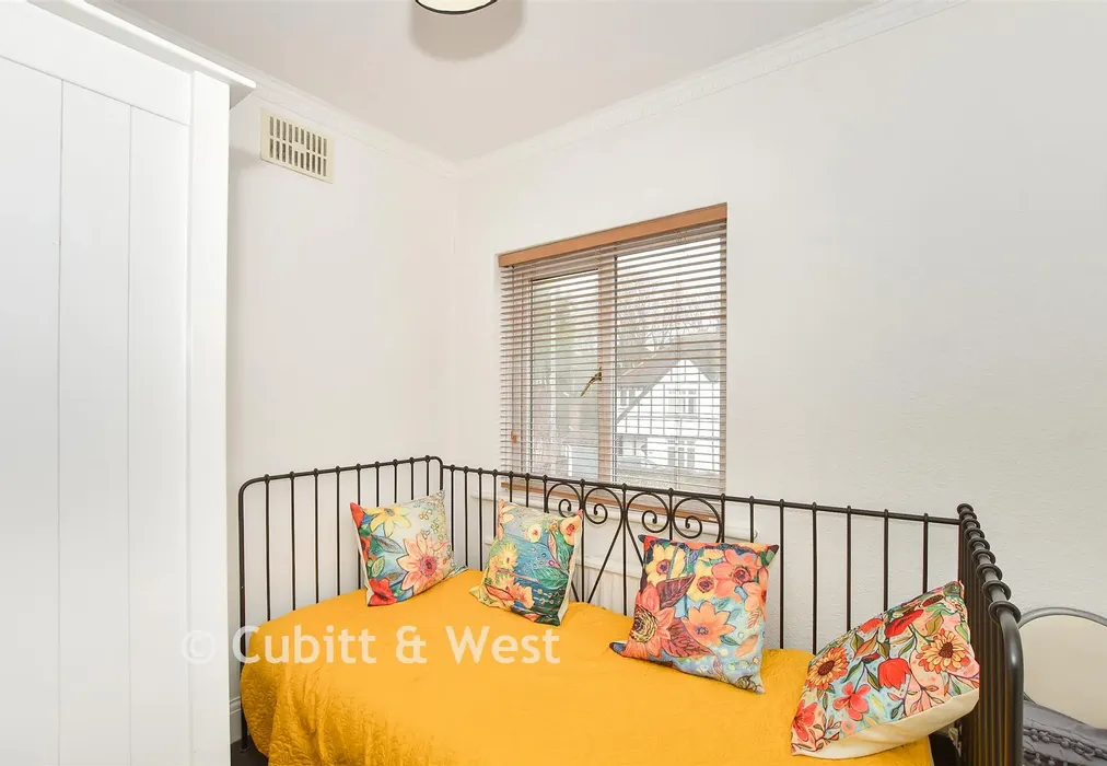 Bedroom 4 - Carden Avenue, Patcham, Brighton, East Sussex - Wards of Kent