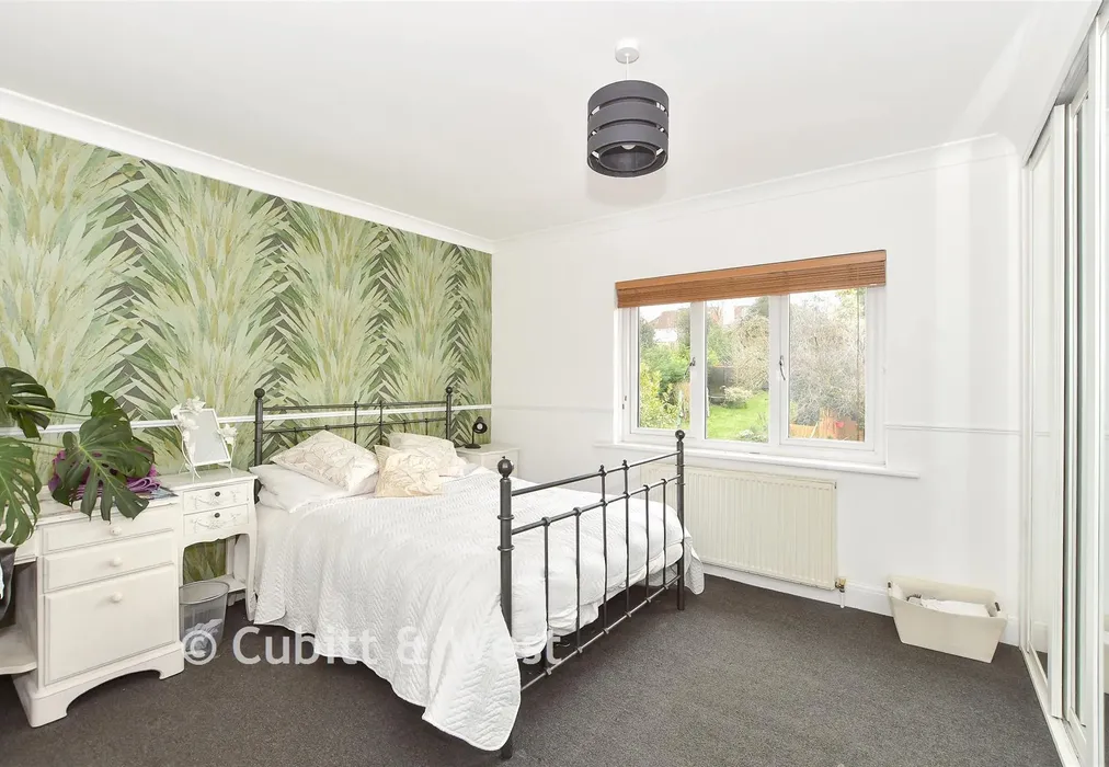Bedroom 2 - Carden Avenue, Patcham, Brighton, East Sussex - Wards of Kent