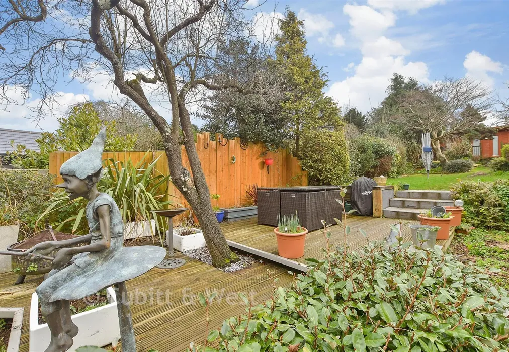 Rear Garden - Carden Avenue, Patcham, Brighton, East Sussex - Wards of Kent