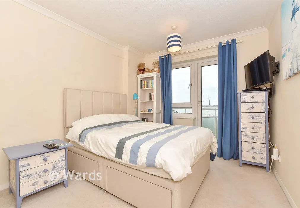 Bedroom 1 - The Gateway, Dover, Kent - Wards of Kent