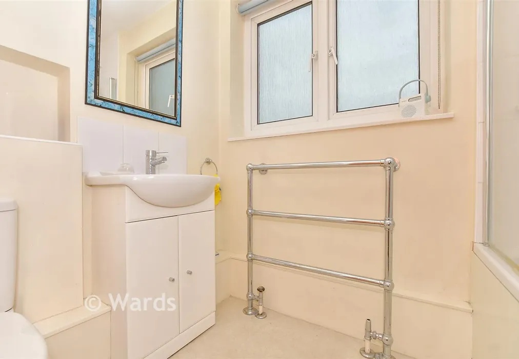 Bathroom - The Gateway, Dover, Kent - Wards of Kent