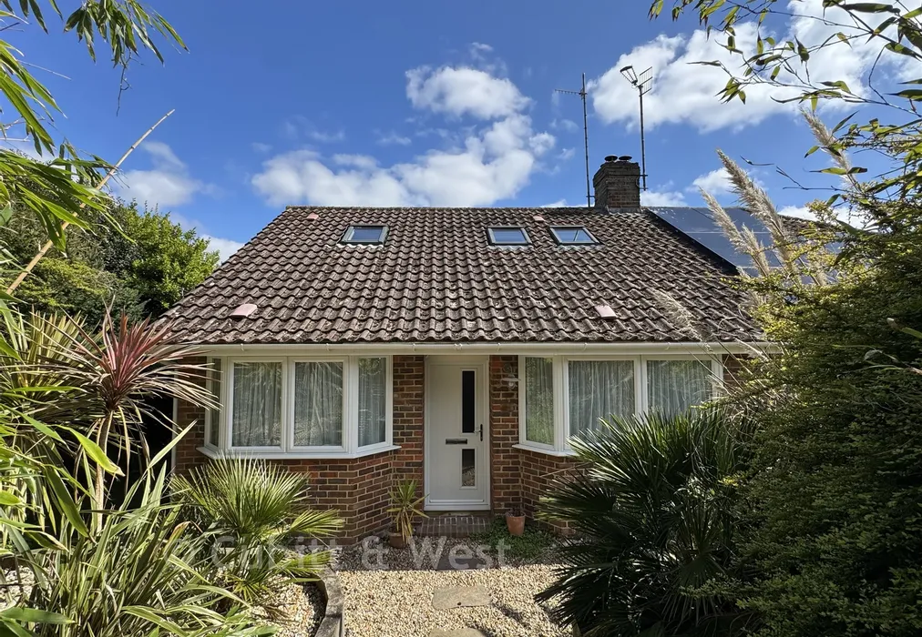 Front - Meadow Close, Rottingdean, Brighton, East Sussex - Wards of Kent