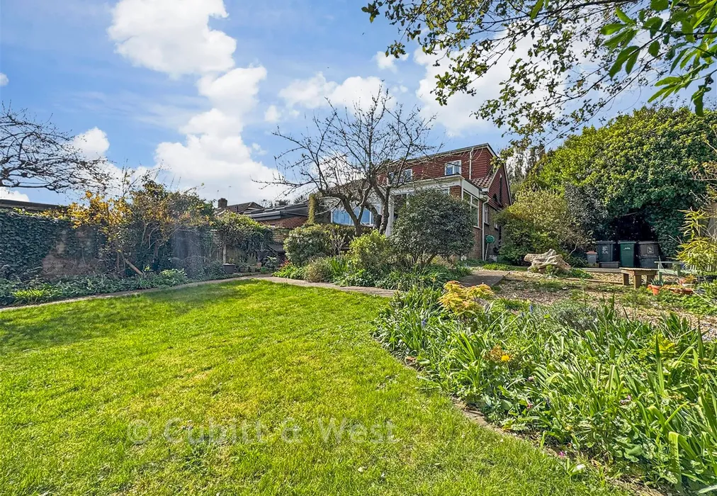 Rear Garden - Meadow Close, Rottingdean, Brighton, East Sussex - Wards of Kent