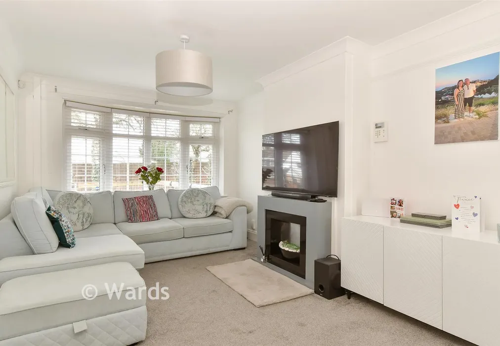 Lounge - Goodwood Crescent, Singlewell, Gravesend, Kent - Wards of Kent
