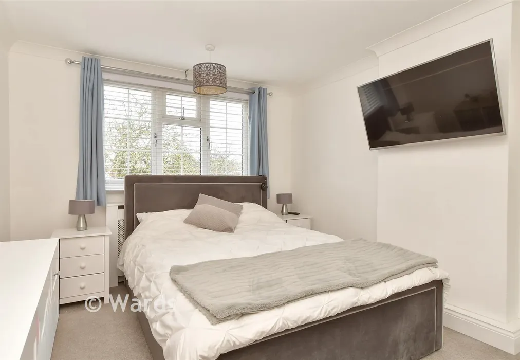 Bedroom 1 - Goodwood Crescent, Singlewell, Gravesend, Kent - Wards of Kent
