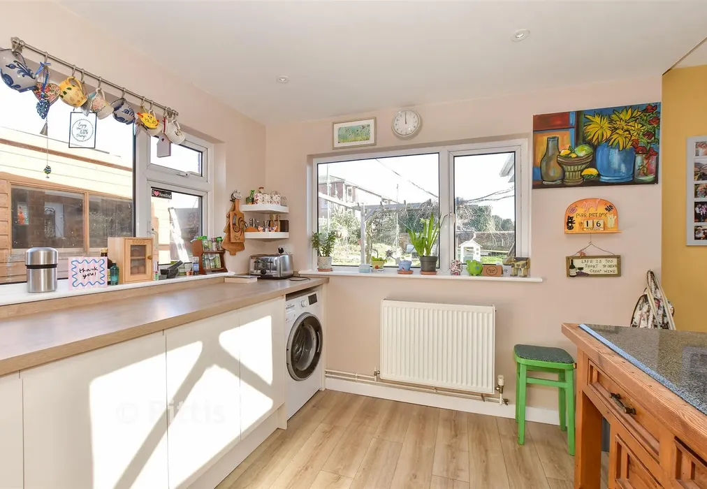 Utility Area - Staplers Road, Newport, Isle of Wight - Wards of Kent
