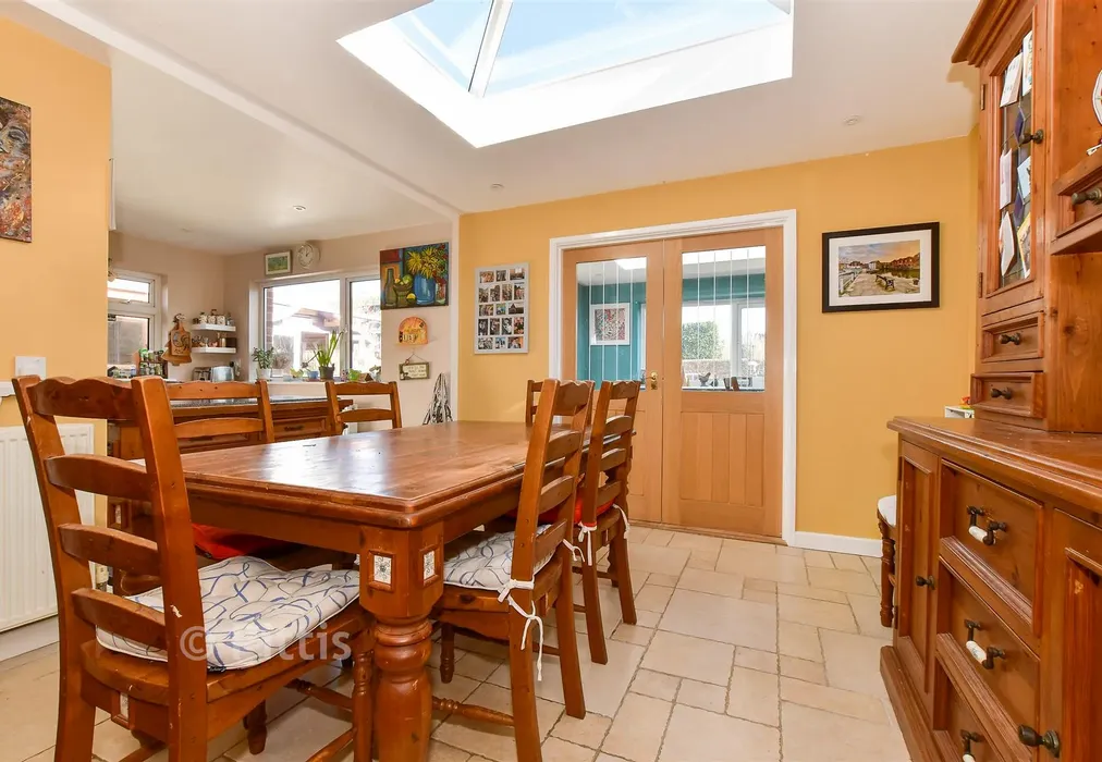 Dining Area - Staplers Road, Newport, Isle of Wight - Wards of Kent