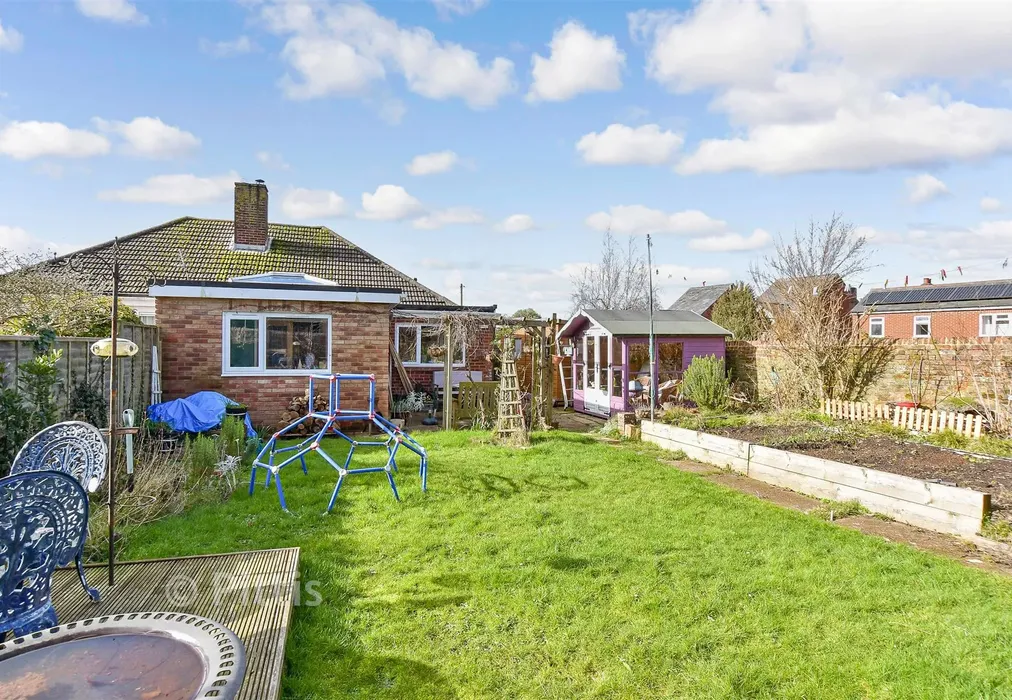 Rear Garden - Staplers Road, Newport, Isle of Wight - Wards of Kent
