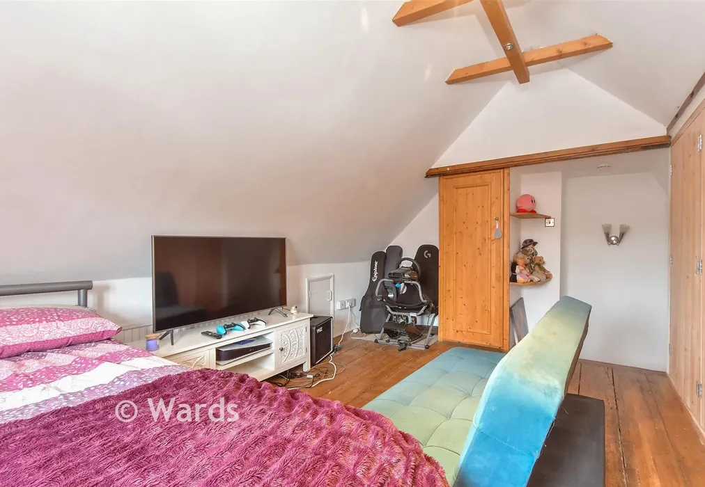 Bedroom 2 - Laddingford, Maidstone, Kent - Wards of Kent