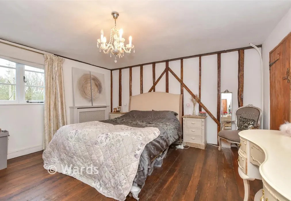 Bedroom 1 - Laddingford, Maidstone, Kent - Wards of Kent