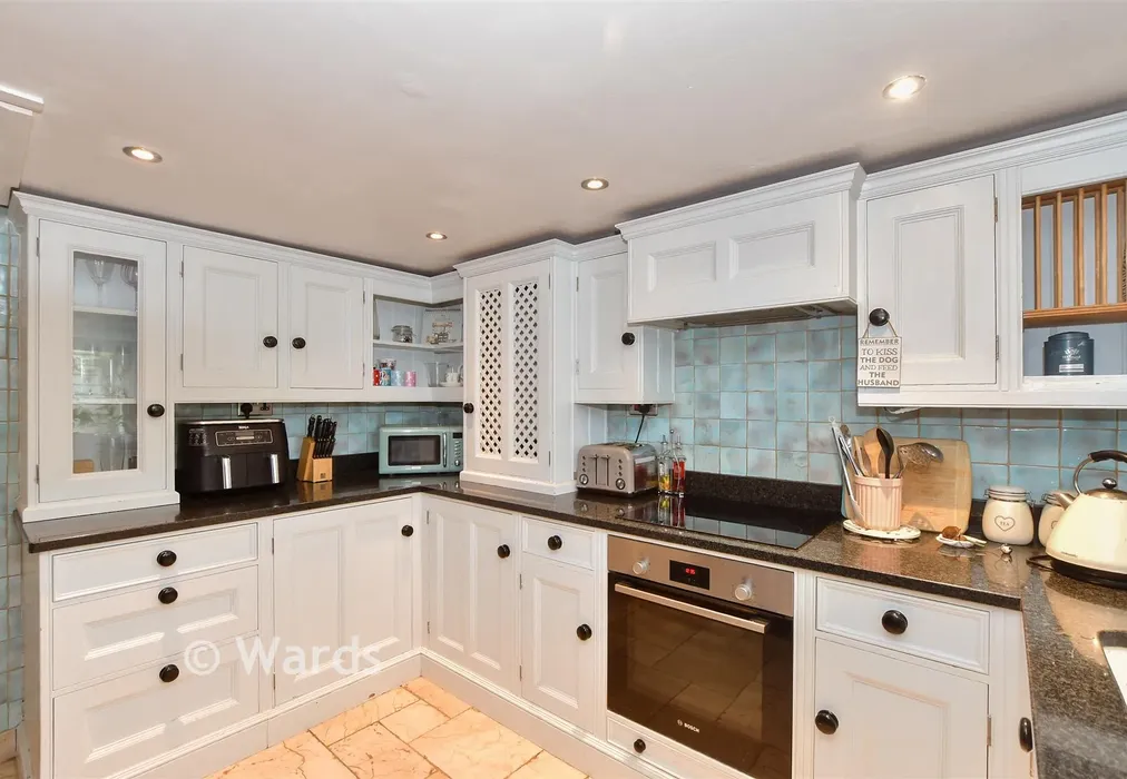 Kitchen - Laddingford, Maidstone, Kent - Wards of Kent