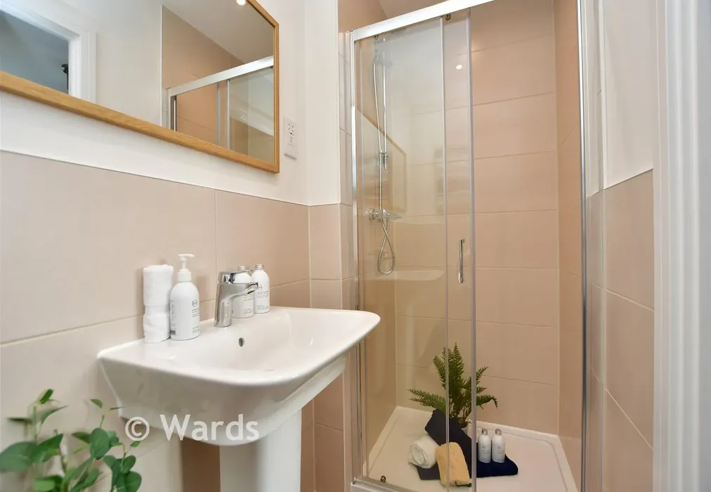 En-Suite Example - Blake Gardens, Scocles Road, Minster On Sea, Sheerness, Kent - Wards of Kent