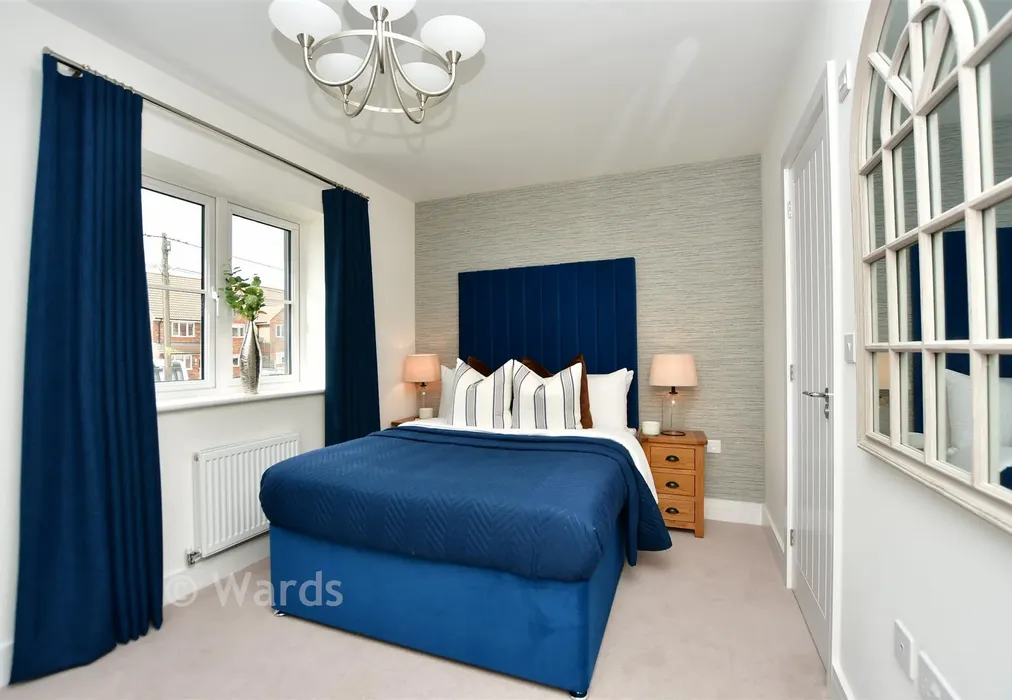 Bedroom 1 - Blake Gardens, Scocles Road, Minster On Sea, Sheerness, Kent - Wards of Kent