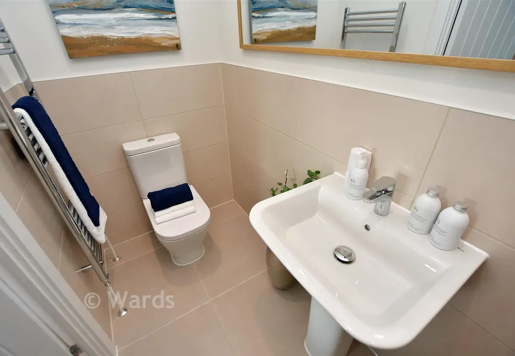 En-Suite - Blake Gardens, Scocles Road, Minster On Sea, Sheerness, Kent - Wards of Kent
