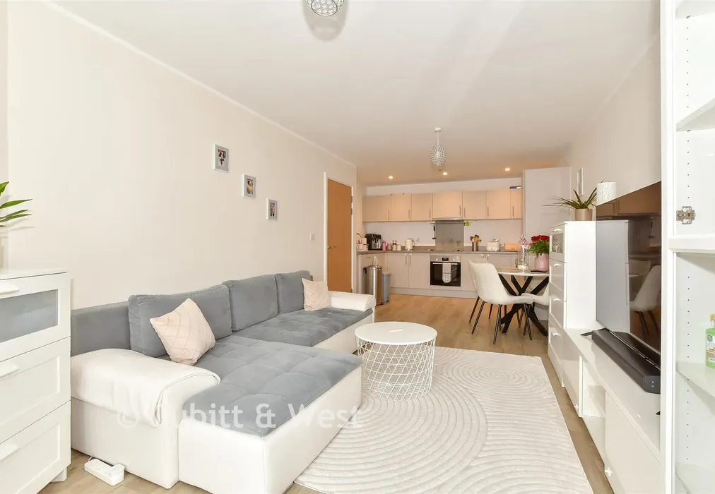 Lounge - Ifield Road, West Green, Crawley, West Sussex - Wards of Kent