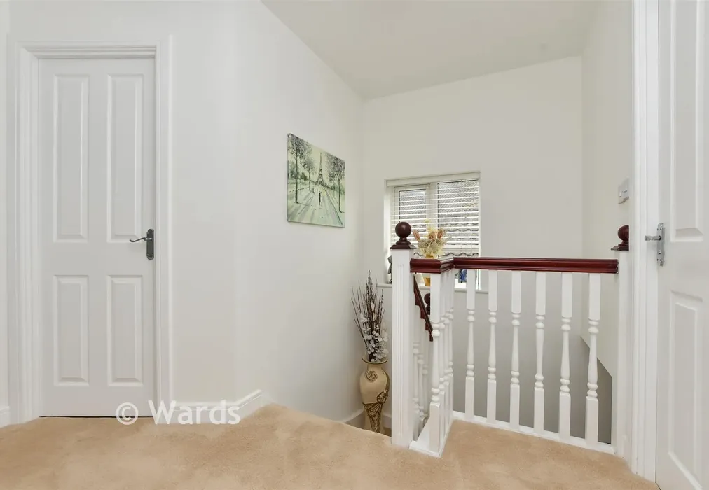 Landing - Petrel Close, Herne Bay, Kent - Wards of Kent