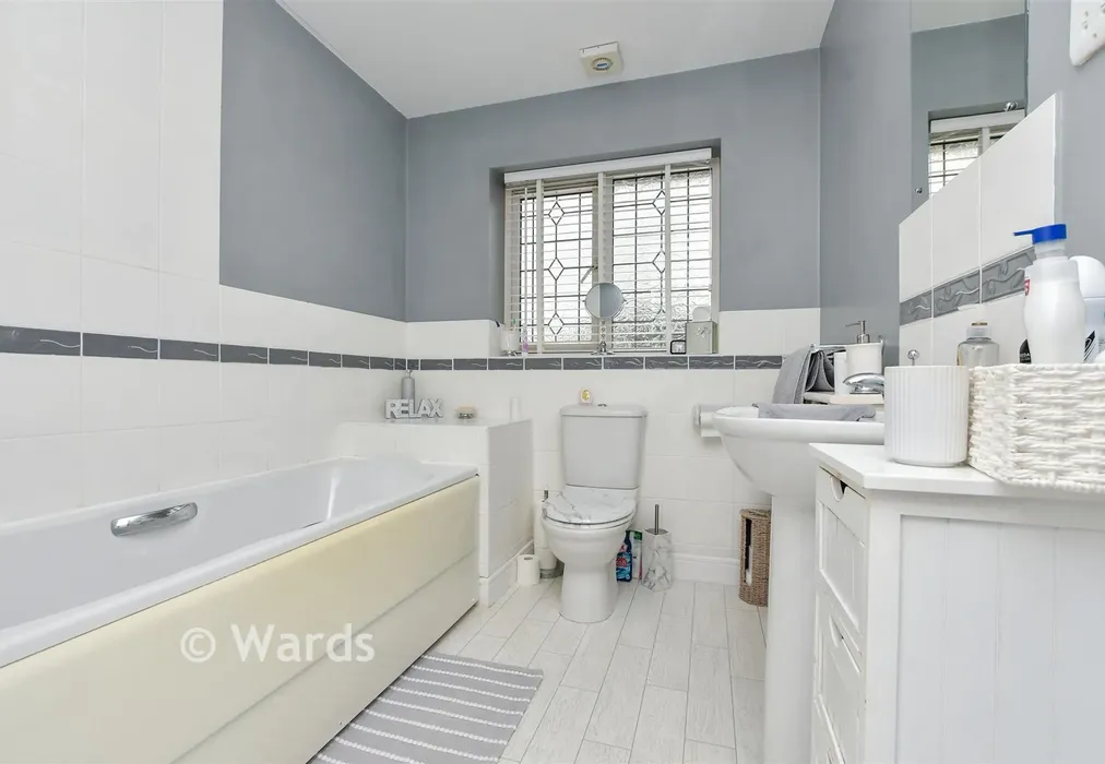 Bathroom - Petrel Close, Herne Bay, Kent - Wards of Kent
