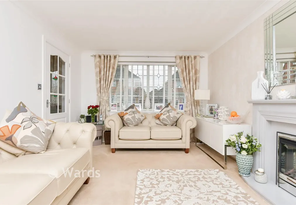 Lounge - Petrel Close, Herne Bay, Kent - Wards of Kent