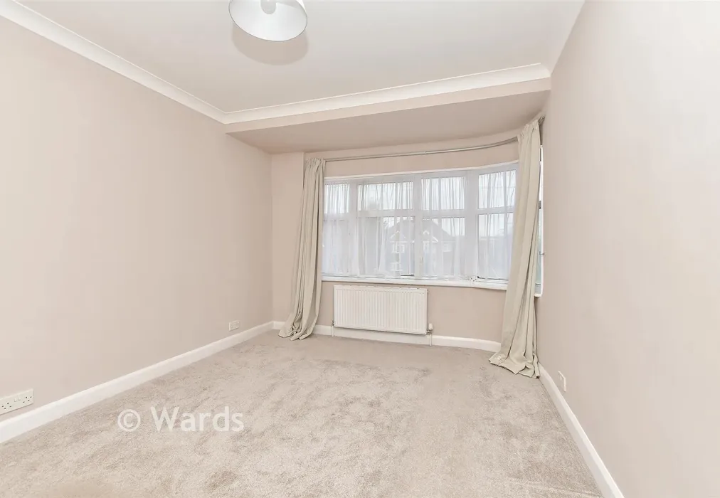 Bedroom 1 - London Road, Sittingbourne, Kent - Wards of Kent