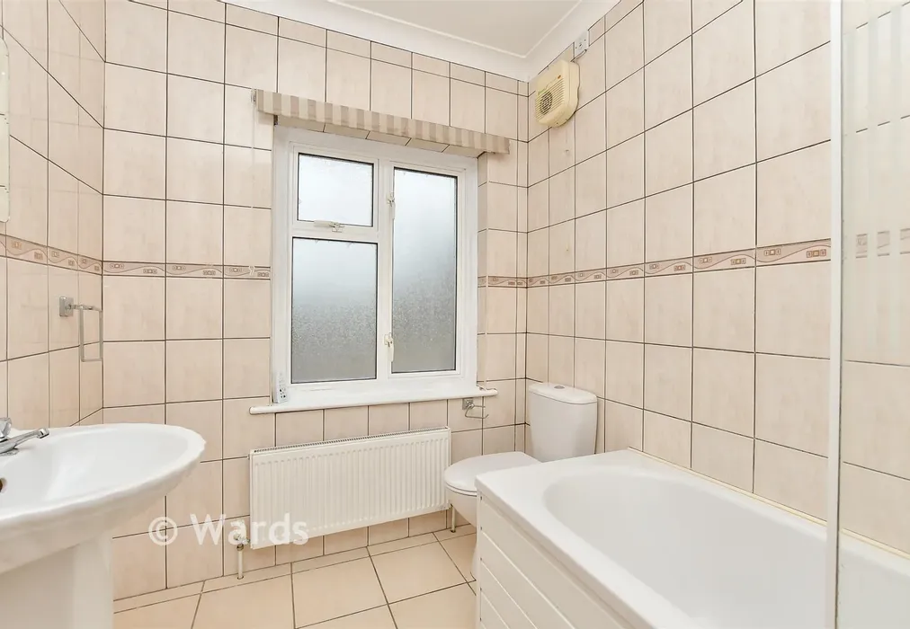 Bathroom - London Road, Sittingbourne, Kent - Wards of Kent