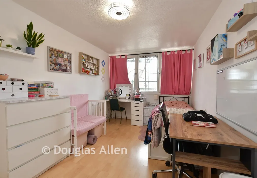 Bedroom 2 - Ray Lodge Road, Woodford Green, Essex - Wards of Kent