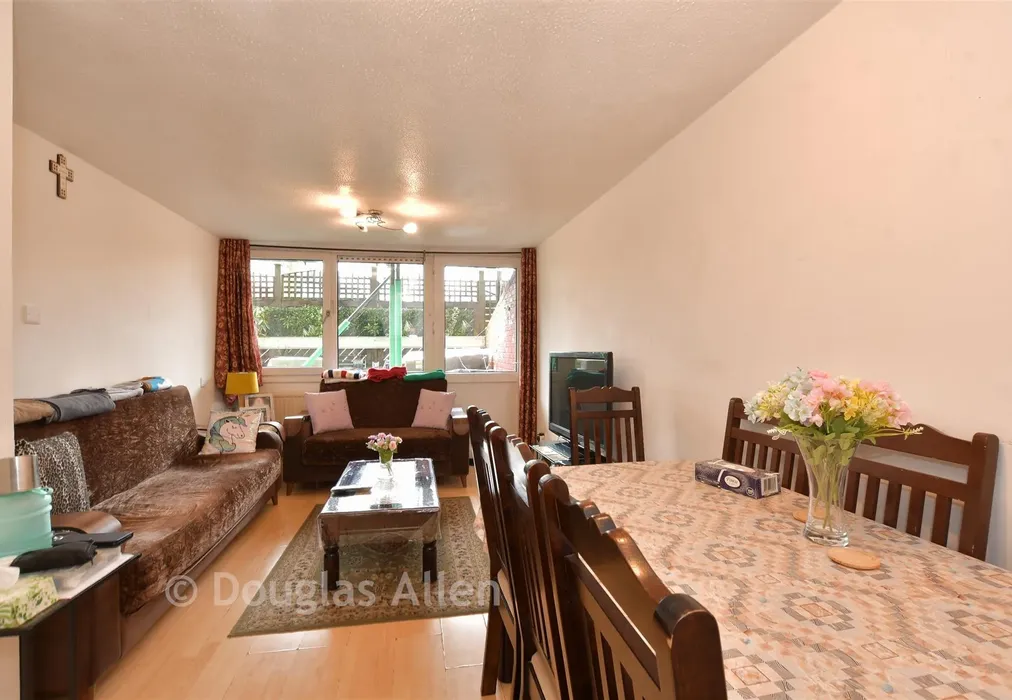 Lounge/Dining Room - Ray Lodge Road, Woodford Green, Essex - Wards of Kent