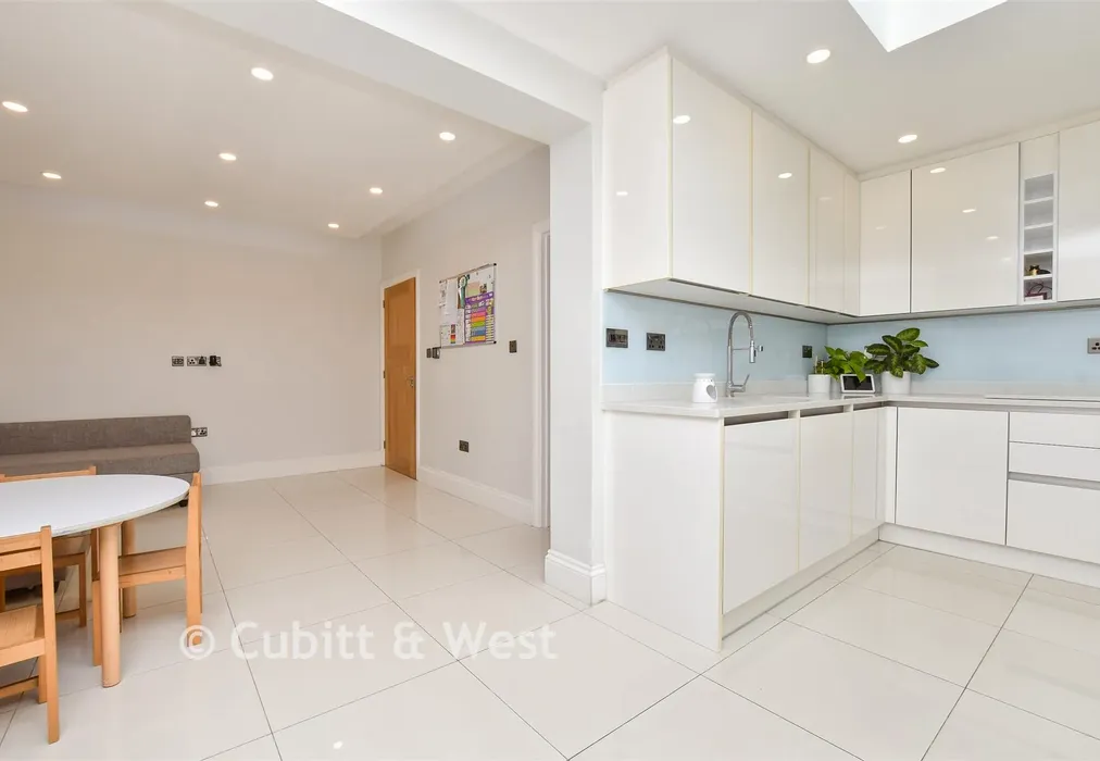 Sitting Area - Meopham Road, Mitcham, Surrey - Wards of Kent