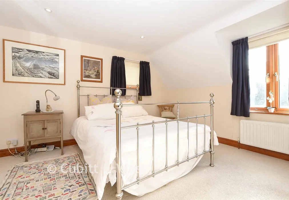 Bedroom 1 - Cranston Road, East Grinstead, West Sussex - Wards of Kent