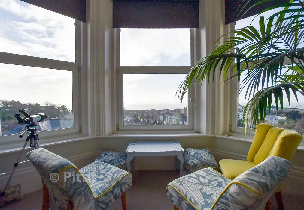 Internal Lifestyle Photograph - St. Boniface Road, Ventnor, Isle of Wight - Wards of Kent